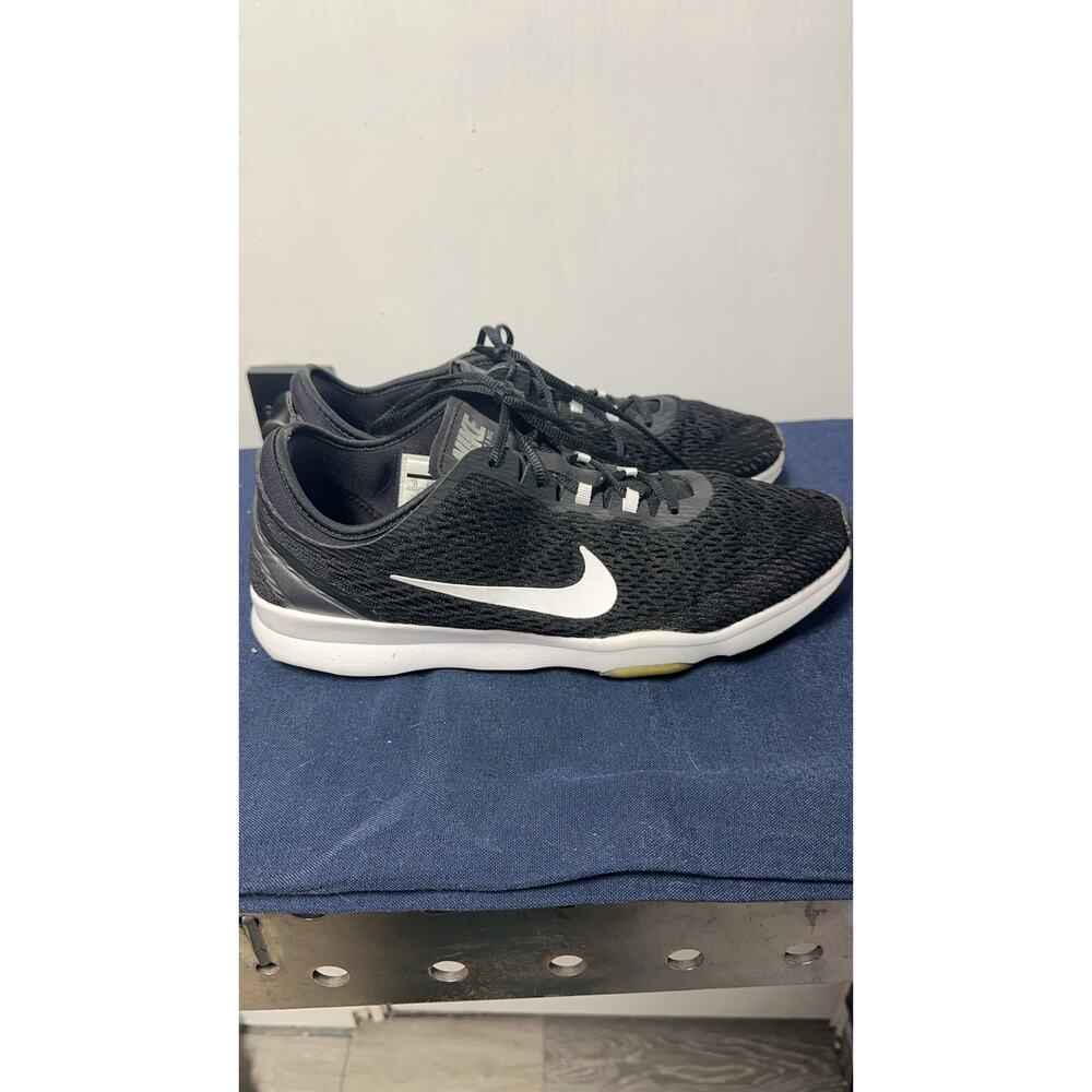 Nike Training |  Zoom Fit Sneakers | 704658- 002 | Black White | Women's Size 11